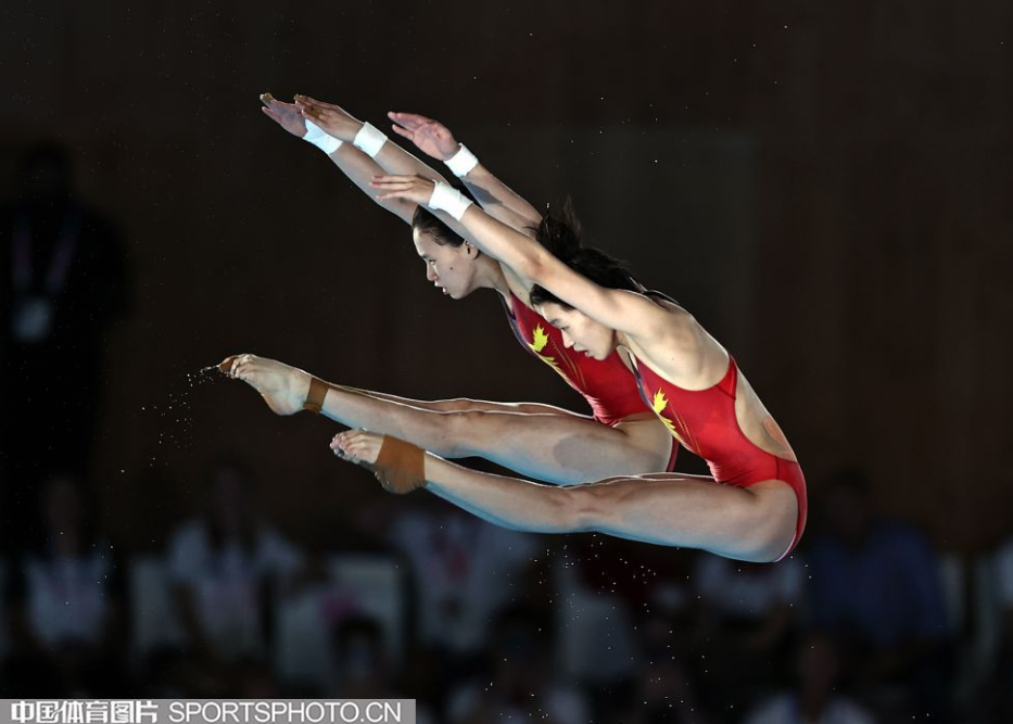 女子十米台比赛中3.png 女子十米台比赛中3.png