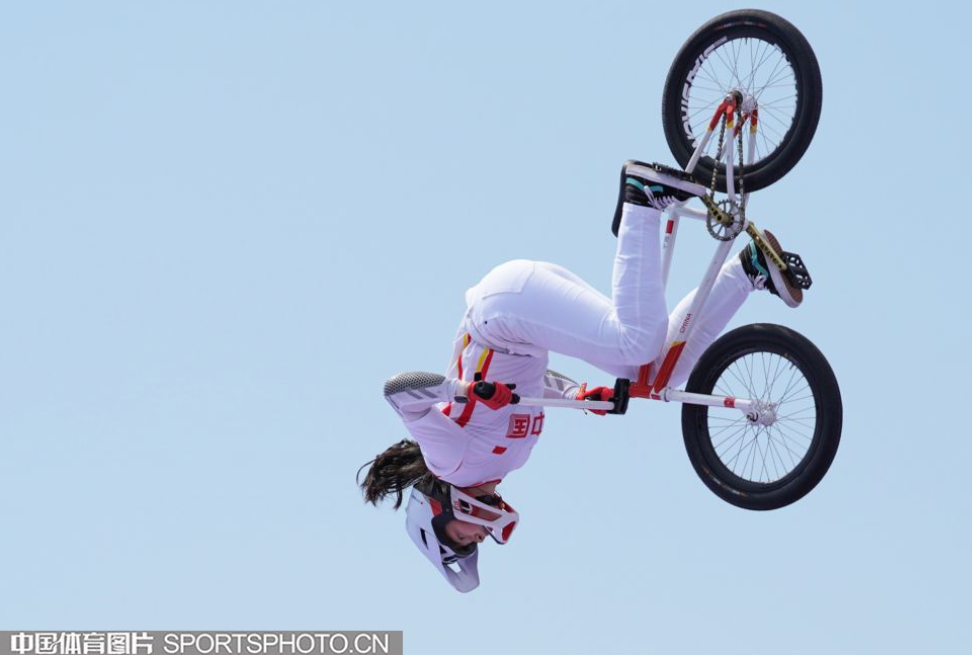 邓雅文比赛中.png 邓雅文比赛中.png