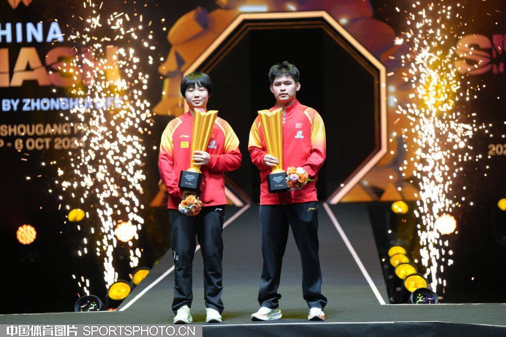 W_513588_24100422_by.jpg W_513588_24100422_by.jpg