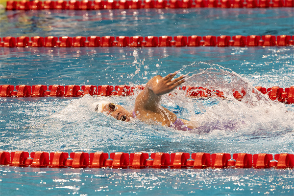 游泳2.jpg 游泳2.jpg